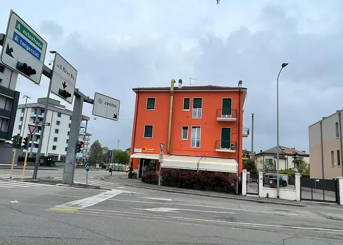 Fiera Rooms